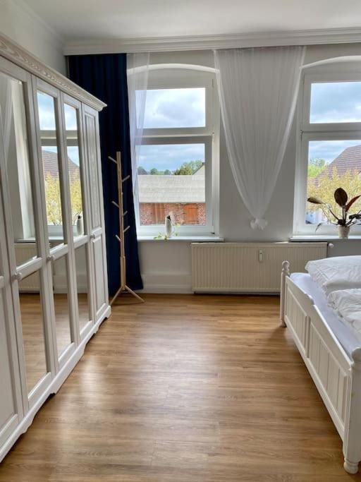 2-Zimmer Zentral In Ferdinandshof, Wlan Modern Exterior foto